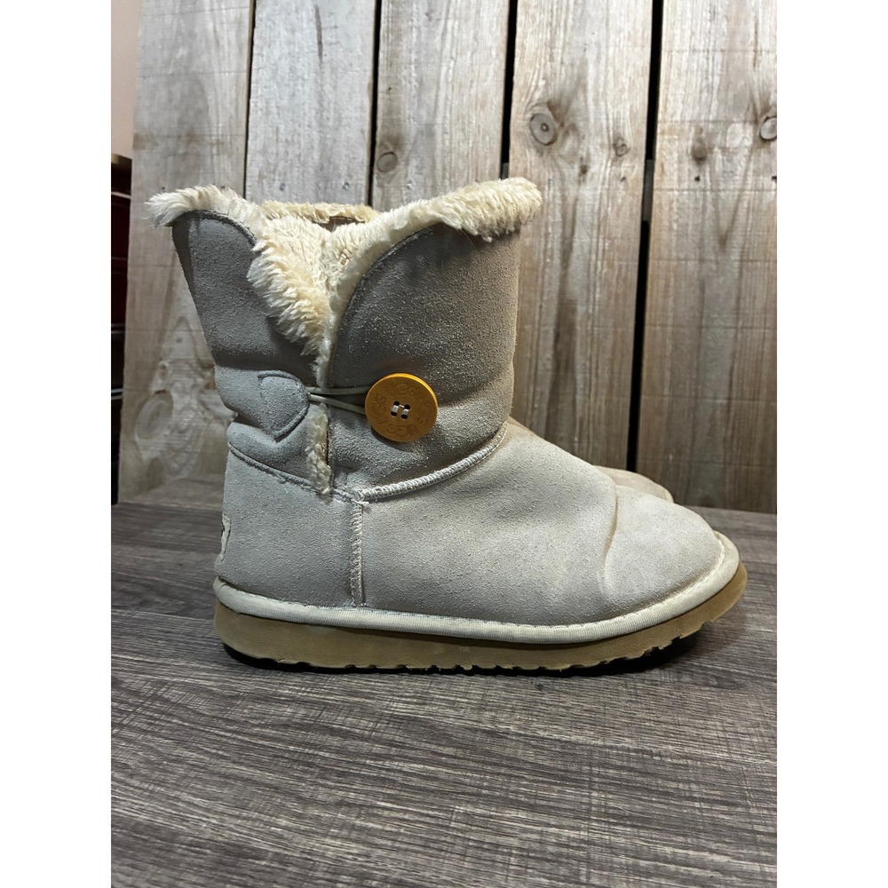 UGG Australia Bailey Button Grey Sheepskin Wool Lined Boots Womens 8 F8004 B